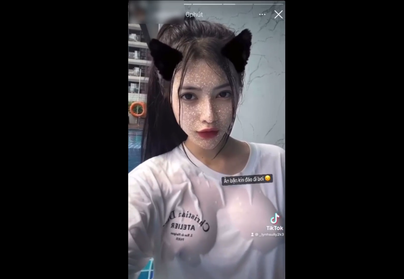 Hot girl tiktoker Thu Uyên việt nam show hàng vú to